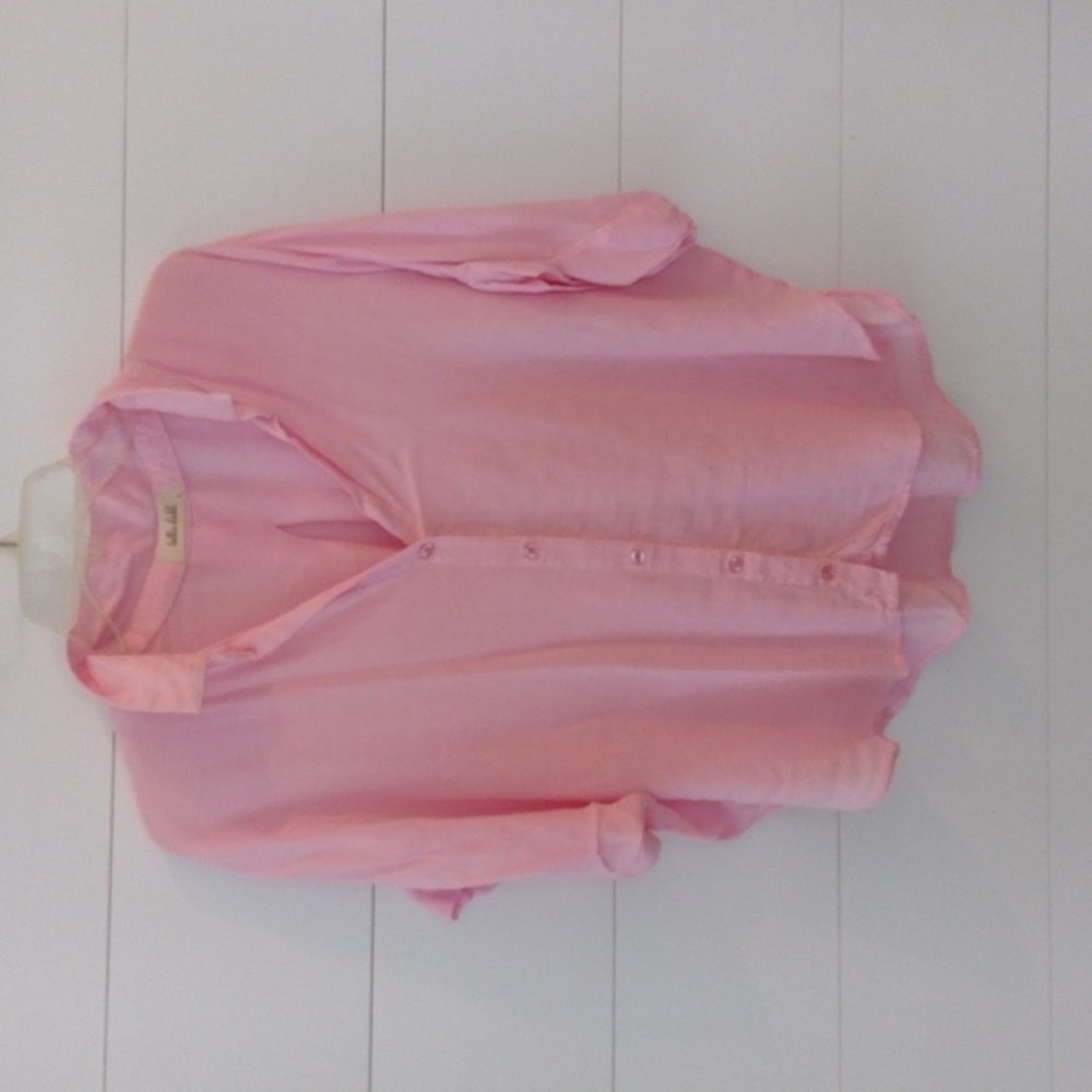 Pink short sleeve button front flowy blouse